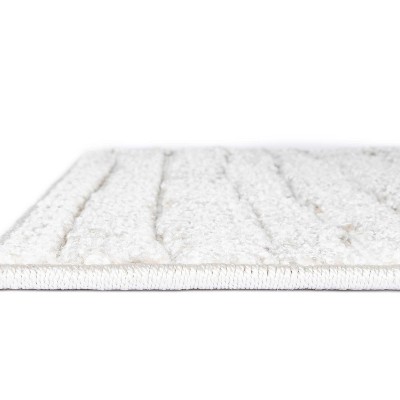 Easy-Care Stain-Resistant Light Gray Synthetic Outdoor Runner