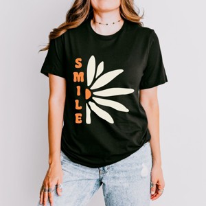 Simply Sage Market Smile Daisy Short Sleeve Tee - 1 of 4