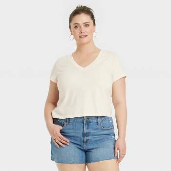 Women's Shrunken Short Sleeve V-Neck T-Shirt - Universal Thread™