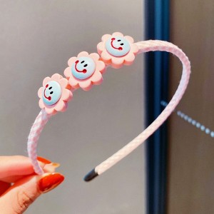 MyKids-Usa Girls 3D Flower & Heart Patched Design Simply Style Headband - 1 of 4