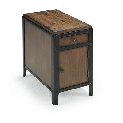 Magnussen Home T1755 Pinebrook 1-Door Chairside Table