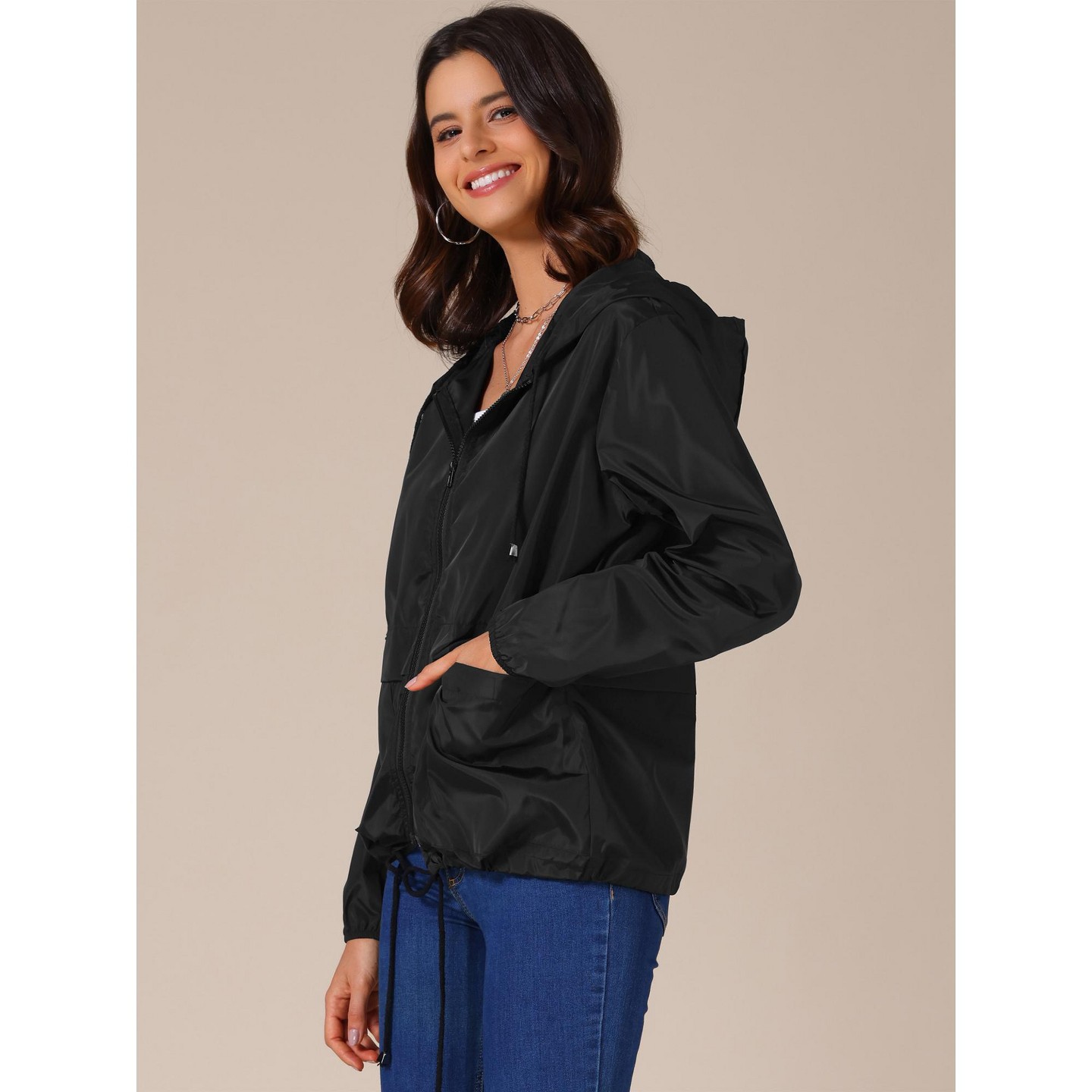 Женская куртка INSPIRE CHIC Women's Adjustable Drawstring Waterproof Windbreaker Lightweight Hooded Raincoats with Pockets Large Dark Grey, цвет: Чёрный — фото 3