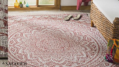 Ivory and Green Geometric Indoor/Outdoor Area Rug