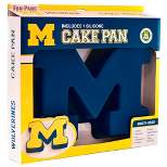 MasterPieces FanPans NCAA Michigan Wolverines Team Logo Silicone Cake Pan