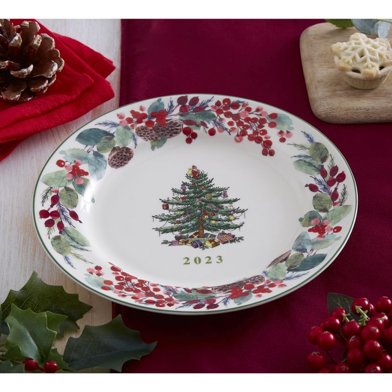 Spode Christmas Tree 2023 Annual Collector Plate, 8 Inch Christmas Collectable and Decorative Plate, White, 4 of 7