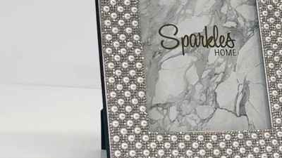 Silver Rhinestone and Pearl 4"x6" Tabletop Picture Frame