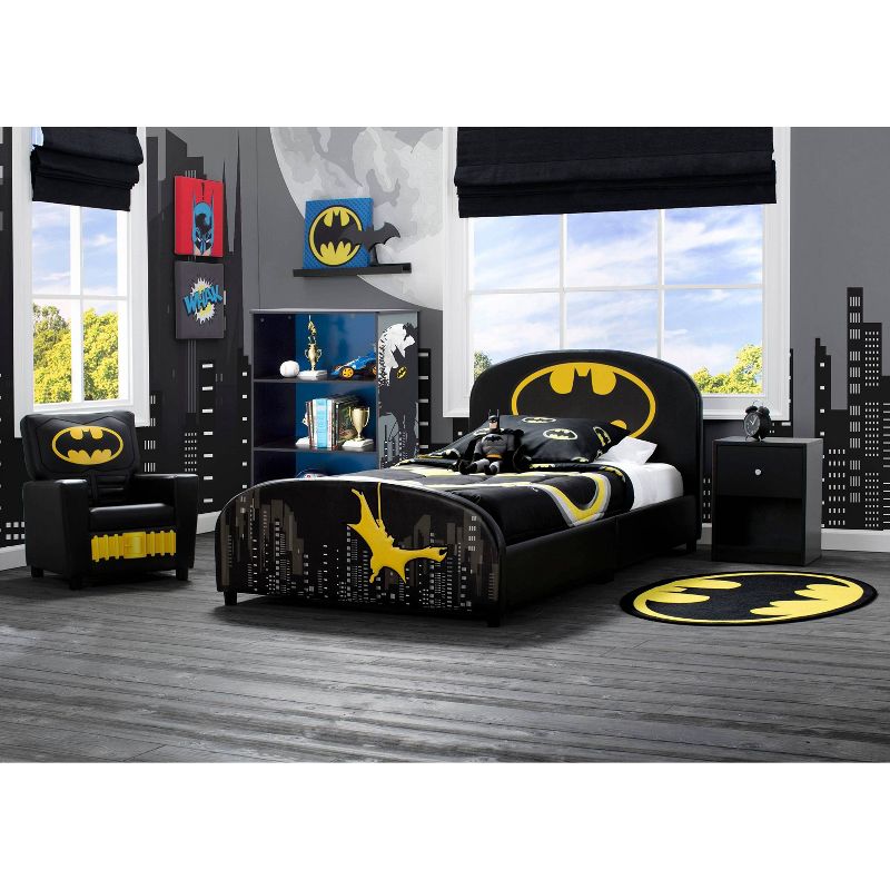 Twin Batman Upholstered Kids&#39; Bed - Delta Children, 3 of 8