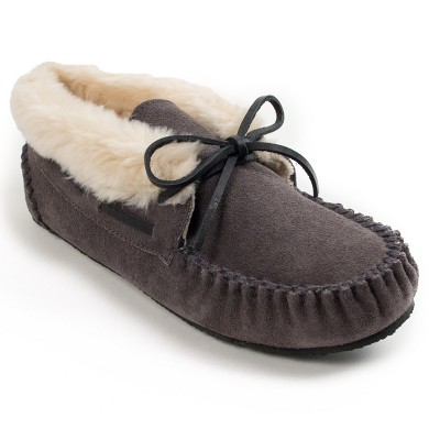 minnetonka women's chrissy slipper bootie