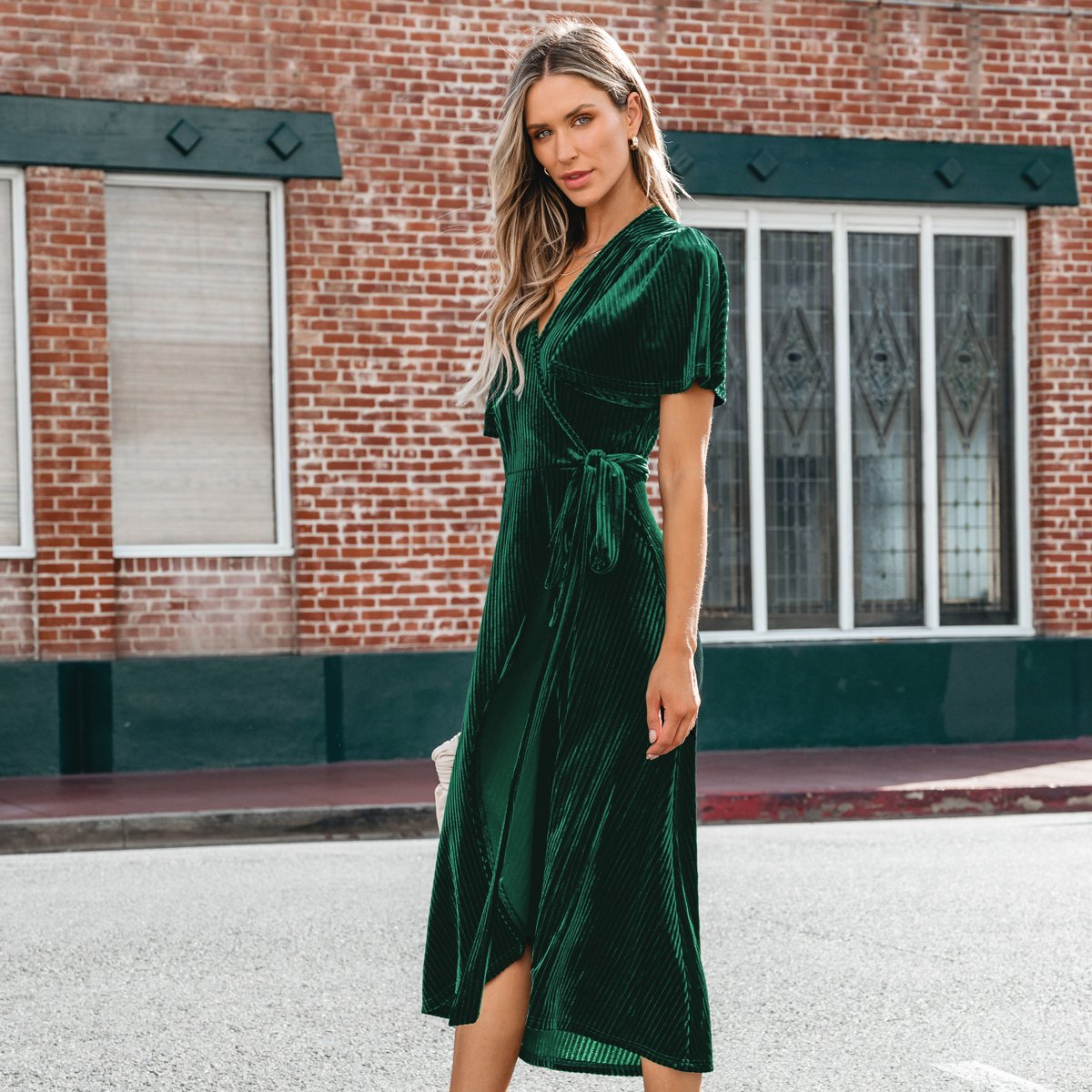 Женские платья Cupshe Women's Festive Ribbed Velvet Belted Midi Fall Dress-S-Green — фото 3