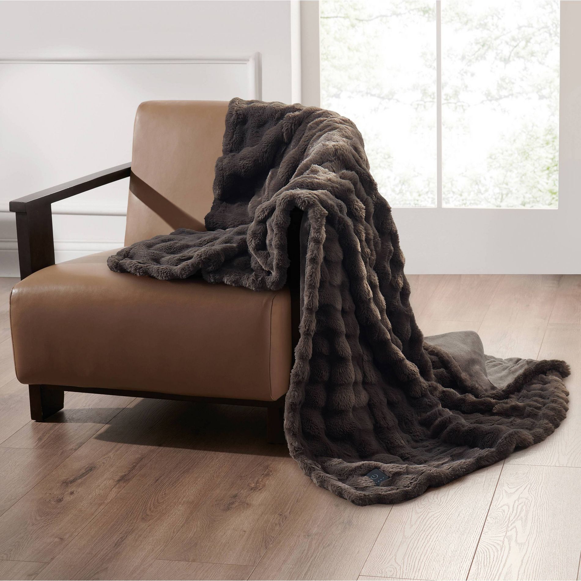 Brookstone Heated Oversized Textured Faux Fur Throw Hot Coffee