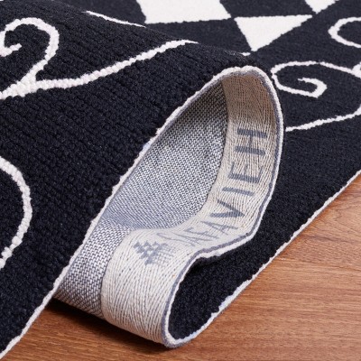 Chelsea 3' x 3' Black and Ivory Wool Hand-Hooked Square Rug