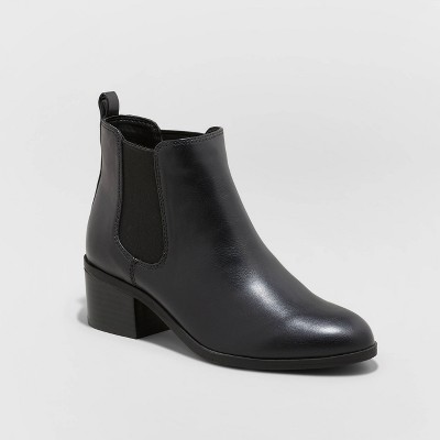 black chelsea bootie