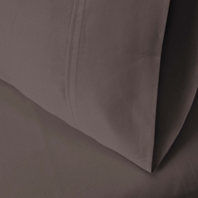 Luxury 700 Thread Count Solid Set of 2 Premium Cotton Pillowcase Set, by Blue Nile Mills