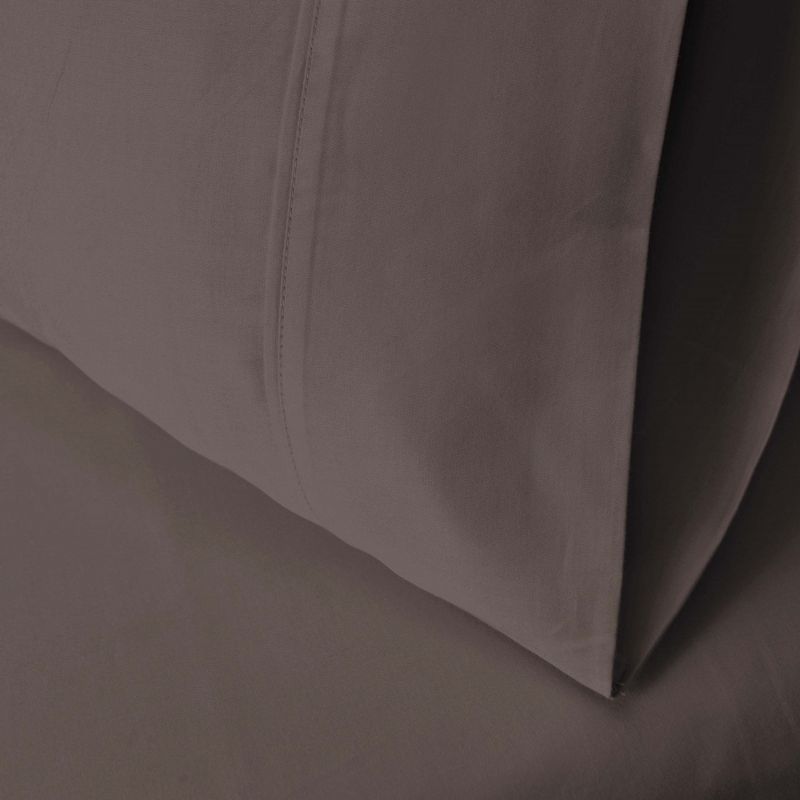 Luxury 700 Thread Count Solid Set of 2 Premium Cotton Pillowcase Set, by Blue Nile Mills, 1 of 4