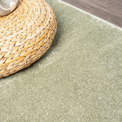 Haze Solid Green Low-Pile Synthetic Area Rug