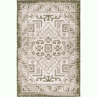 Reversible Green Medallion Outdoor Synthetic Rug 2' 2" x 3' 1"
