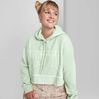 plus size cropped hoodie