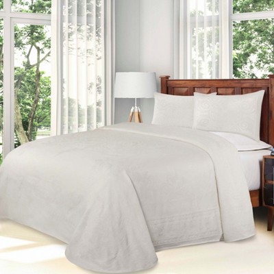 Lightweight Cotton Blend Oversized Jacquard Vintage Medallion Bedspread Set by Blue Nile Mills
