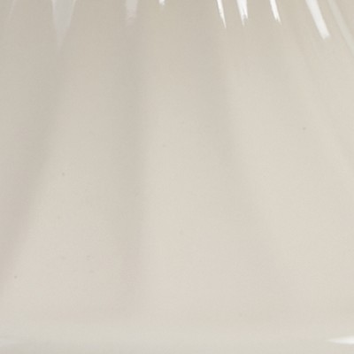 Cream Ceramic Scallop Pedestal Cake Stand