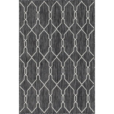 Charcoal and Ivory Trellis Outdoor Flatweave Rug 4' x 6'