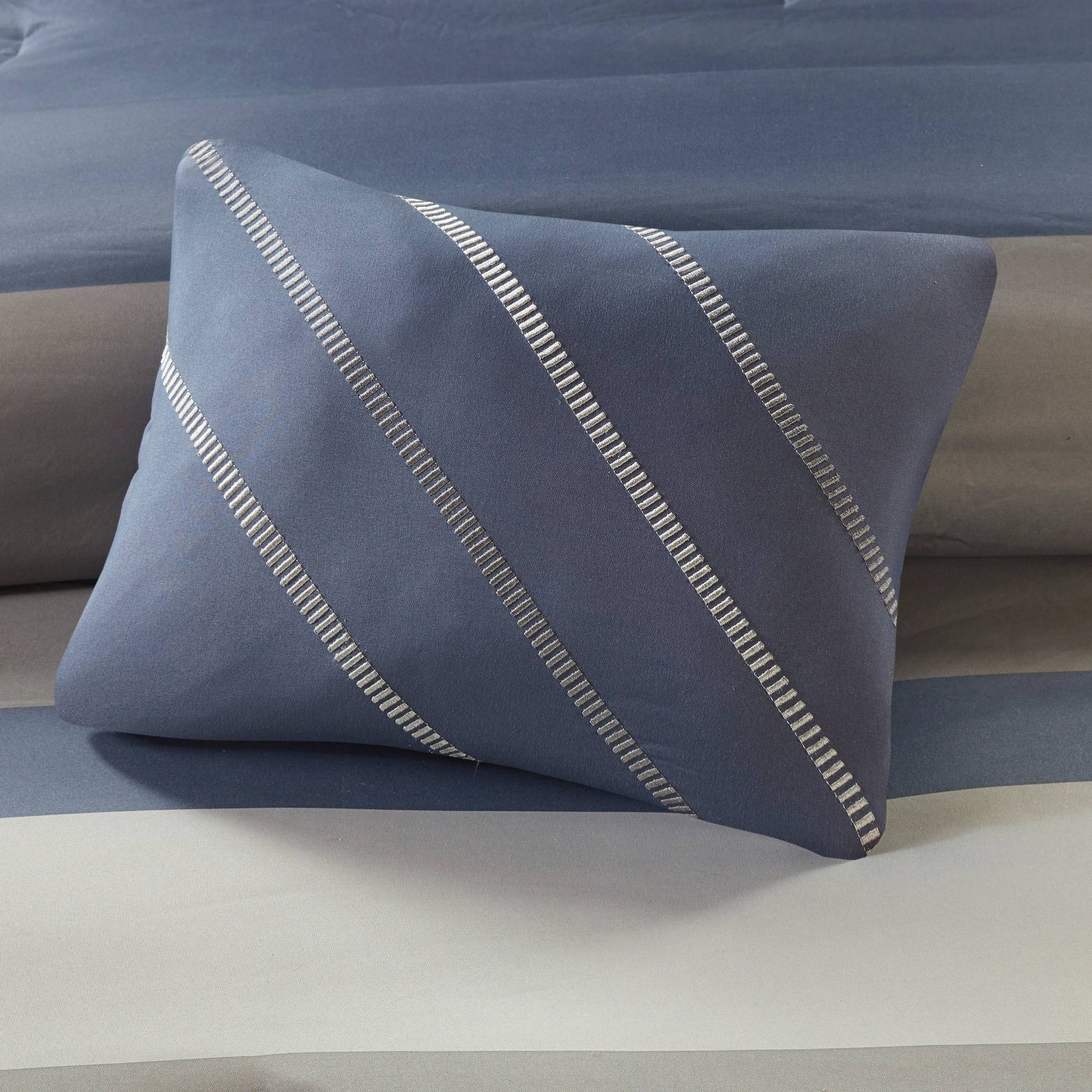 Постельное бельё Intelligent Design Eddie Full 8pc Complete Bed Set, Including Sheets Blue/Gray: Microfiber, Hypoallergenic, Oeko-Tex Certified, цвет: Синий — фото 8