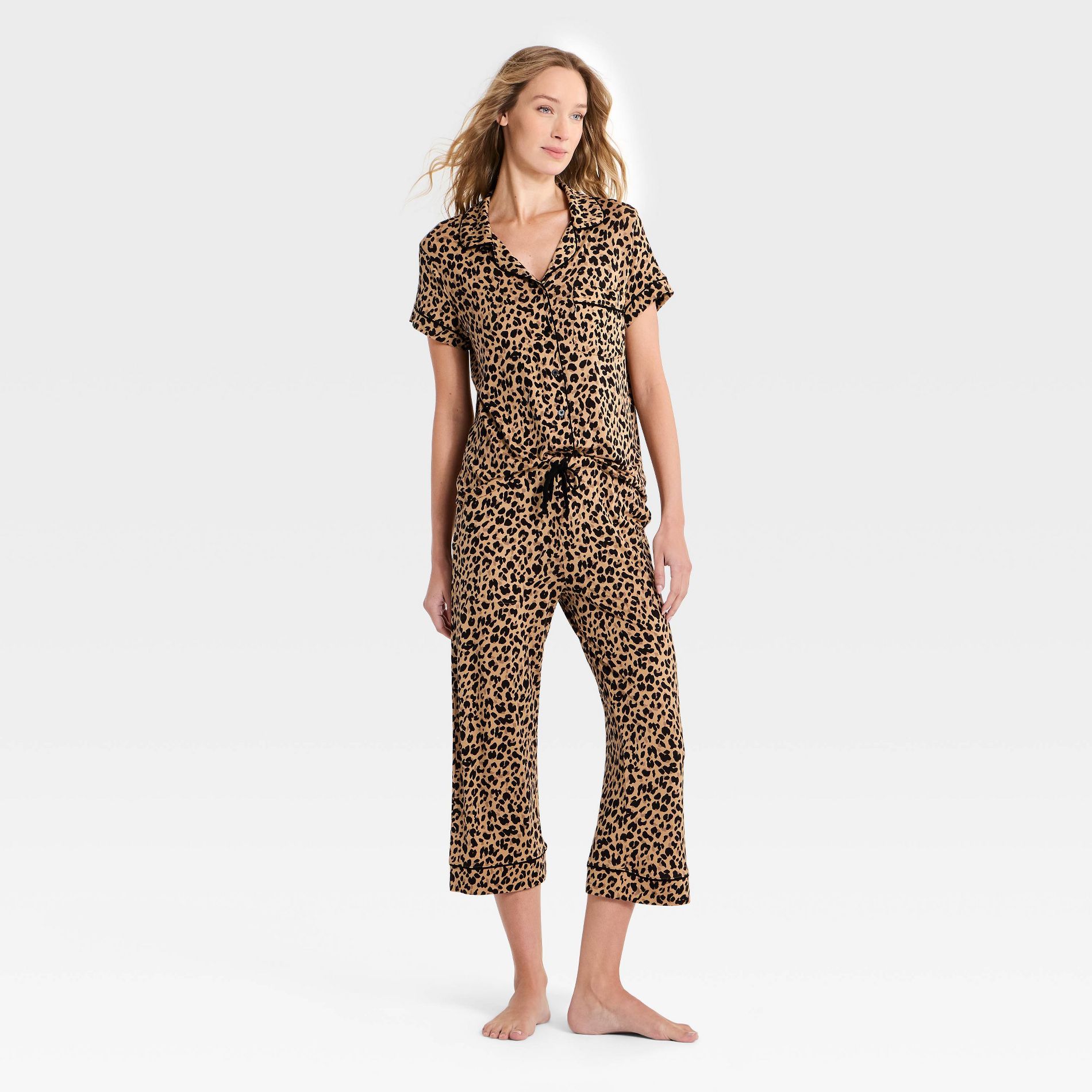 Women's Cloud Knit Modal Short Sleeve Notch Collar Top and Capri Pants Pajama Set - Auden™