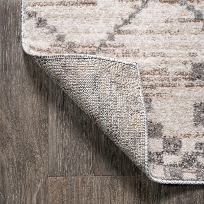 Modern Moroccan Diamond Flatweave Rug in Light Gray - Easy Care