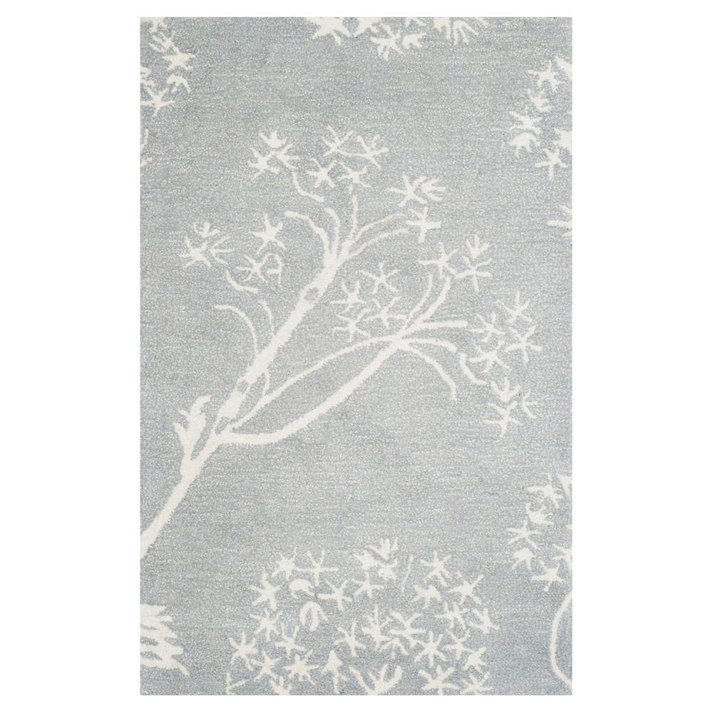 2'6inx4' Irina Rug Light Blue/Ivory - Safavieh