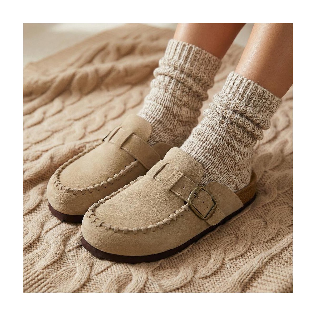 Женские сабо CUSHIONAIRE Canoe Genuine Suede Clogs for Women Footwear with Moc Toe Design –Casual Slip On Womens Shoes, Beige 8 — фото 5