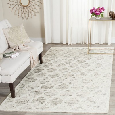 Ivory and Gray Hand-Knotted Wool Area Rug, 5' x 8'