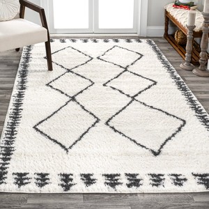 JONATHAN Y Calvia Moroccan Diamond Shag Area Rug - 1 of 4