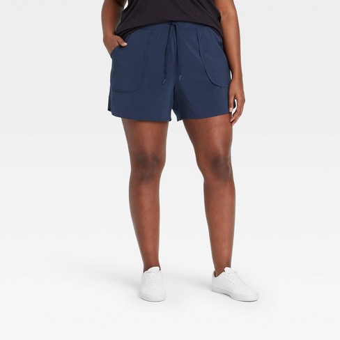 Essentials Damen Brushed Tech Stretch Shorts