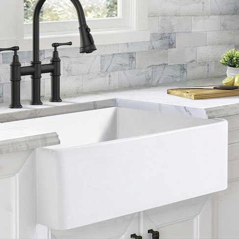 white farmhouse kitchen sink