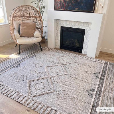 Amaga Gray and Cream High-Low Polyester Runner Rug