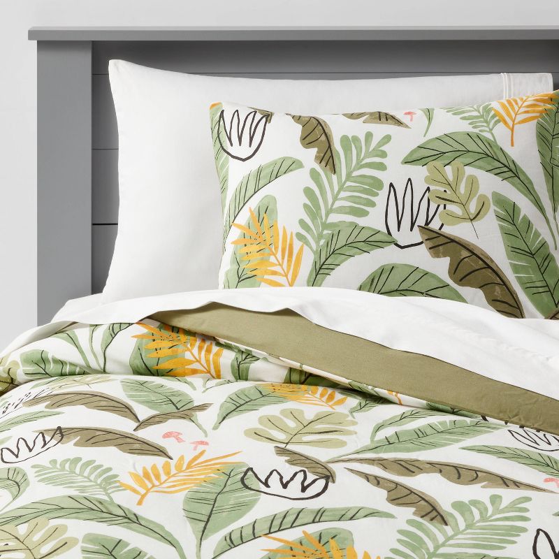Botanical Print Kids' Duvet Cover Green - Pillowfort™, 1 of 8