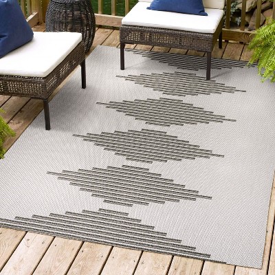 Vinales Diamond Stripe Indoor/Outdoor Area Rug - JONATHAN Y