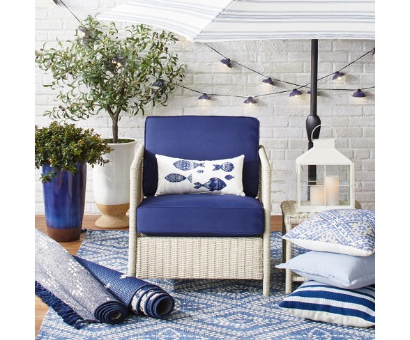 Classic Blues and Whites Outdoor D&#233;cor Collection
