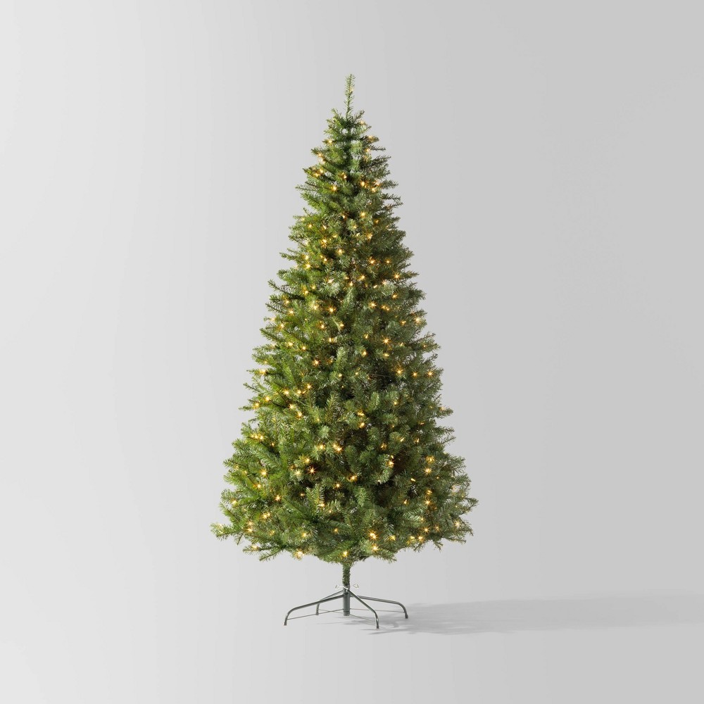 7.5' Pre-lit Alberta Spruce Artificial Christmas Tree Clear Lights - Wondershop™