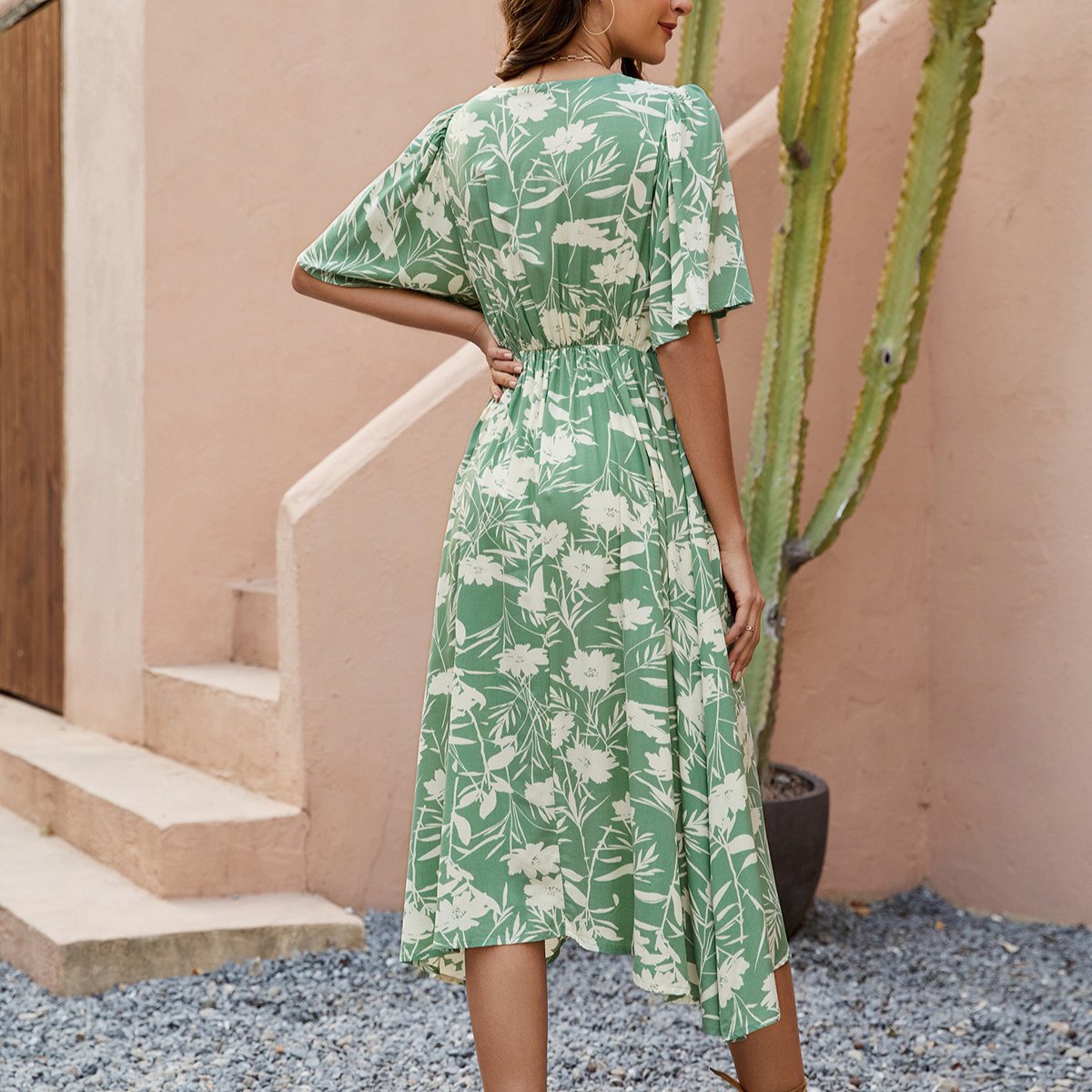 Женские платья Garvee Womens Summer Dresses Flutter Sleeve A Line Floral High Waist Midi Dress V Neck Smocked Waist Flowy Dress Beach Dress Resorts Outfits, Green - S — фото 2