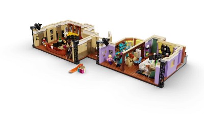 LEGO Icons The Friends Apartments 10292, Friends TV Show Gift from Iconic  Series, Detailed Model of Set, Collectors Building Set with 7 Minifigures  of