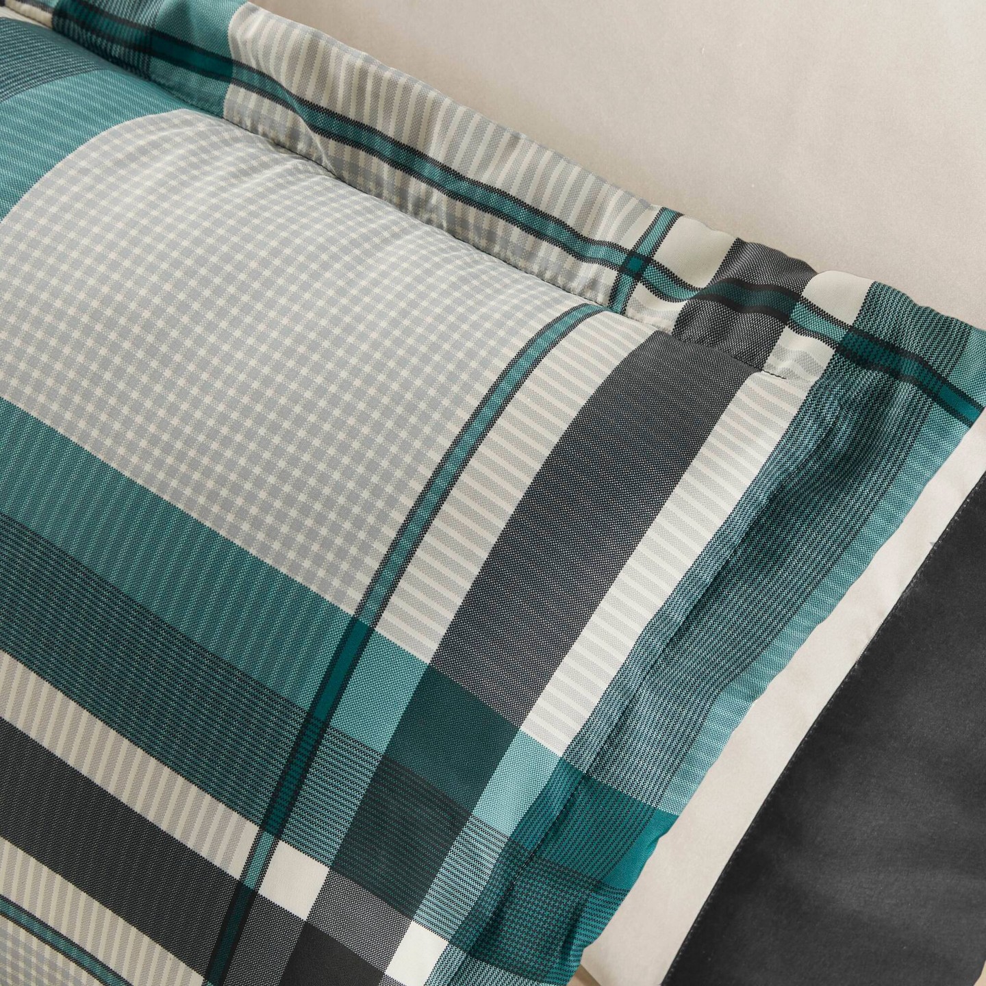 Комплект с одеялом Intelligent Design Queen Rick Plaid Microfiber Soft Comforter Set with Bed Sheet Teal Blue: Hypoallergenic, Oeko-Tex Certified, 9pc, цвет: Бирюзовый — фото 4