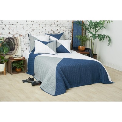 White and Blue Reversible Cotton Queen Quilt Set