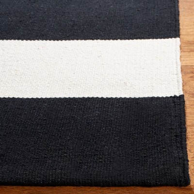 Coastal Charm Black and Ivory Cotton 4' Square Handwoven Rug