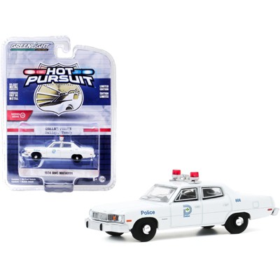1974 AMC Matador "Dallas Police" (Texas) White "Hot Pursuit" Series 35 1/64 Diecast Model Car by Greenlight