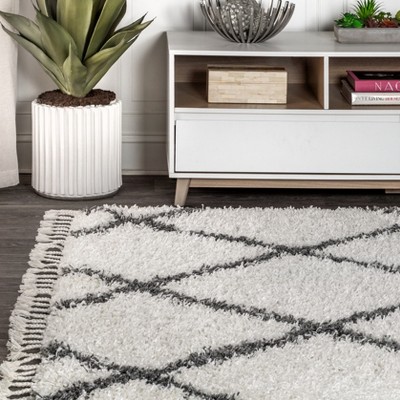 Reversible Grey/Cream Moroccan Geometric Trellis Shag Rug 4' x 6'