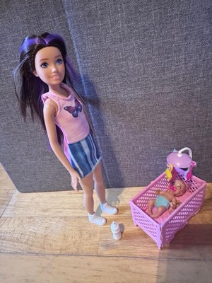 Barbie Doll and Accessories, Crib Playset with Skipper Friend Doll, Baby  Doll with Sleepy Eyes, Furniture and Themed Accessories, Babysitters Inc.