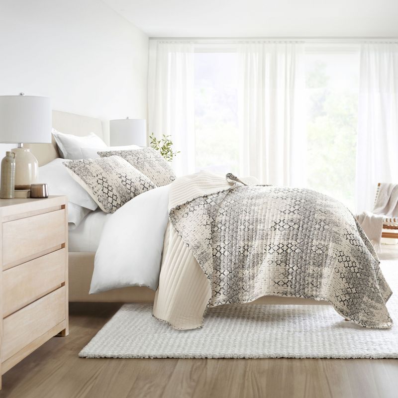 Luxury Lightweight Reversible Quilted Coverlet Set - Becky Cameron (Matching Shams Included), 5 of 20