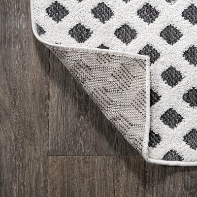 White and Black Trellis 8' x 10' Synthetic Area Rug