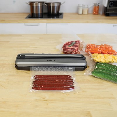 Compact Silver Plastic Vacuum Sealer with Bag Cutter
