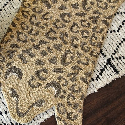 Handmade Tufted Wool Leopard Shape Rug
